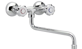 Kétgombos csaptelep kifolyóval, fali