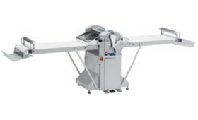 Állványos tésztanyújtó gép