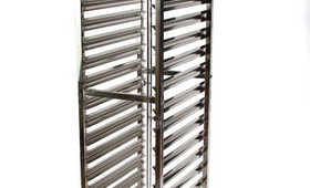 Tálcaleszedő kocsi